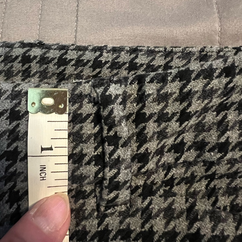 Chic Old Navy Houndstooth Patterned Pixie Pants - image 6